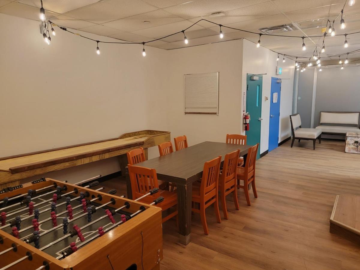 Wicked Hostels - YYC Eksteriør bilde